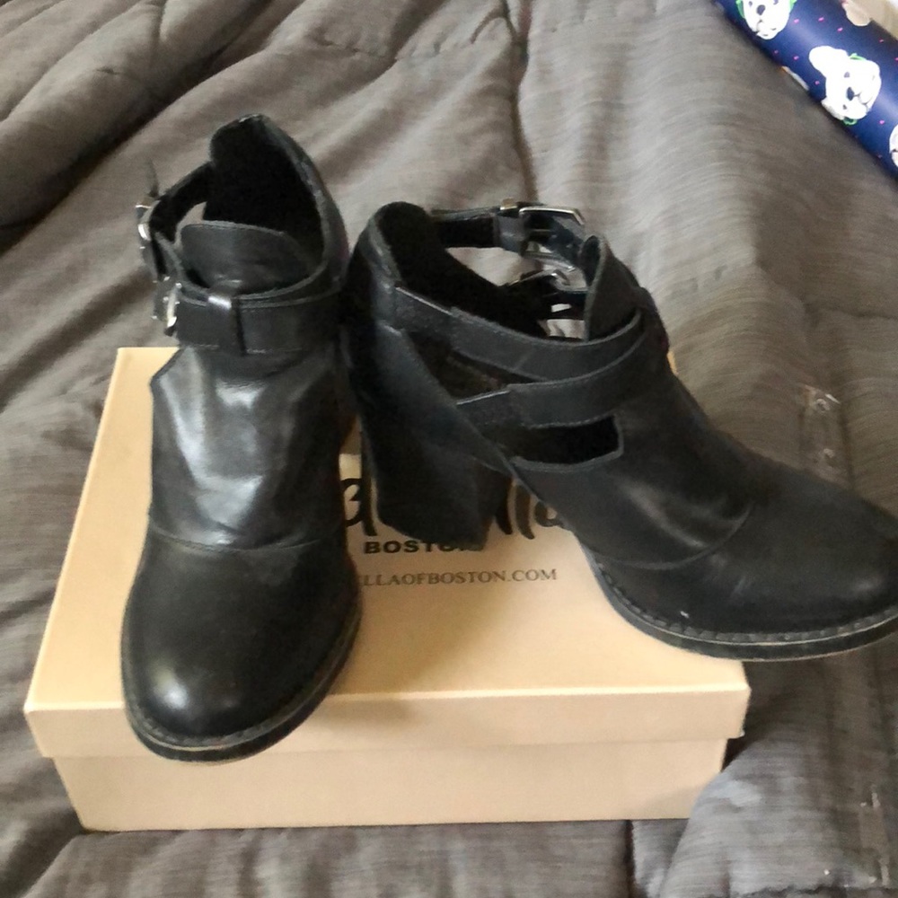 Chinese laundry ankle boots